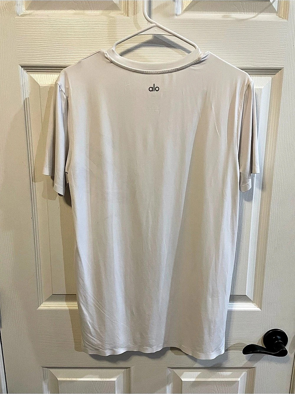 Alo Yoga Men’s Small White Performance Crewneck Shirt Flawed